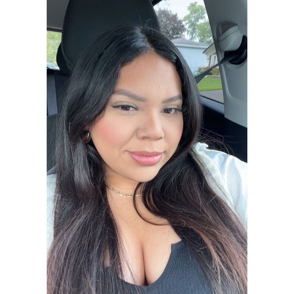 Meet your Posher, Stephanie - Picture 1 of 1